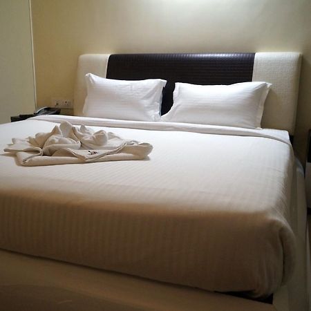 Hotel Silver Arcade Māldah Екстериор снимка