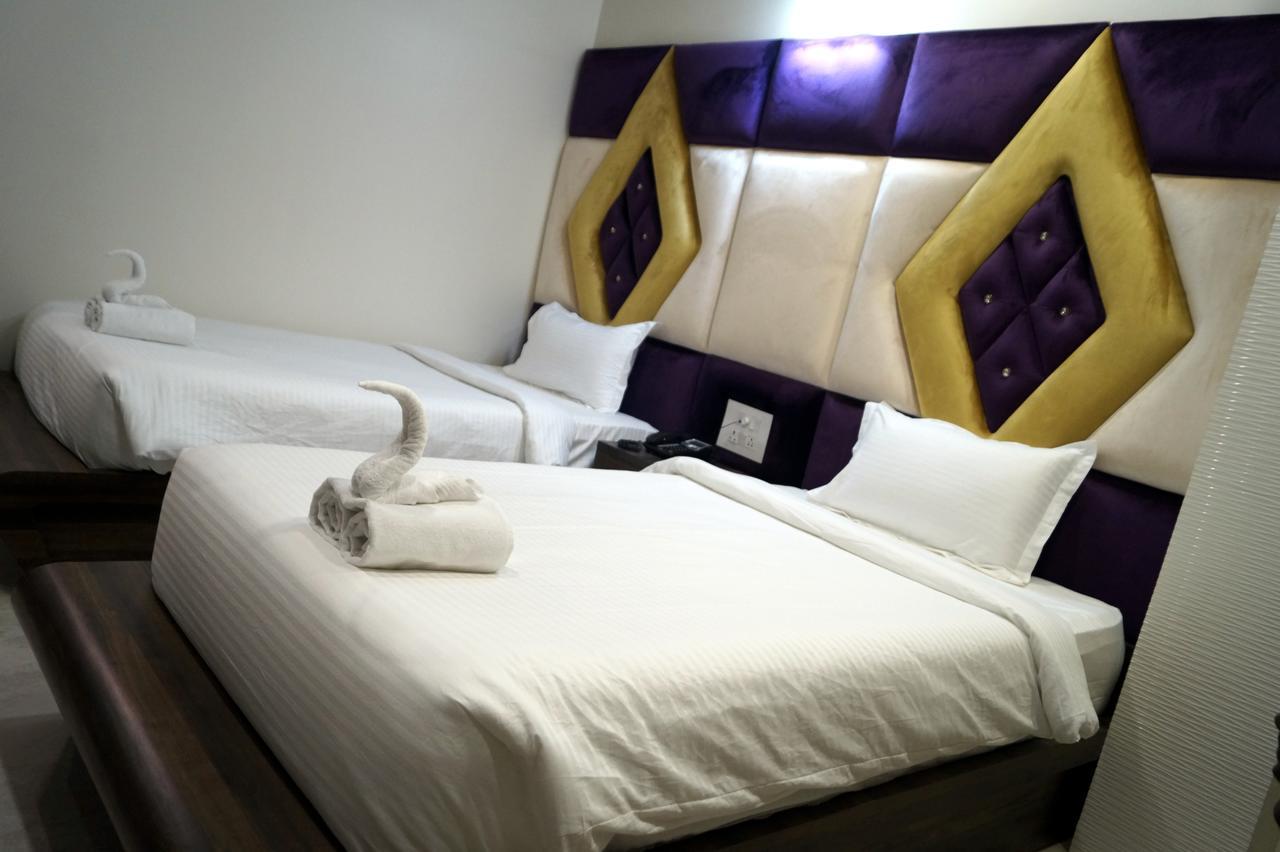 Hotel Silver Arcade Māldah Екстериор снимка